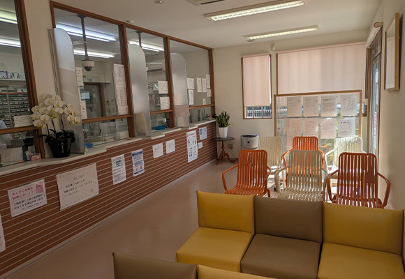 なのはな薬局 下曽根店 待合室